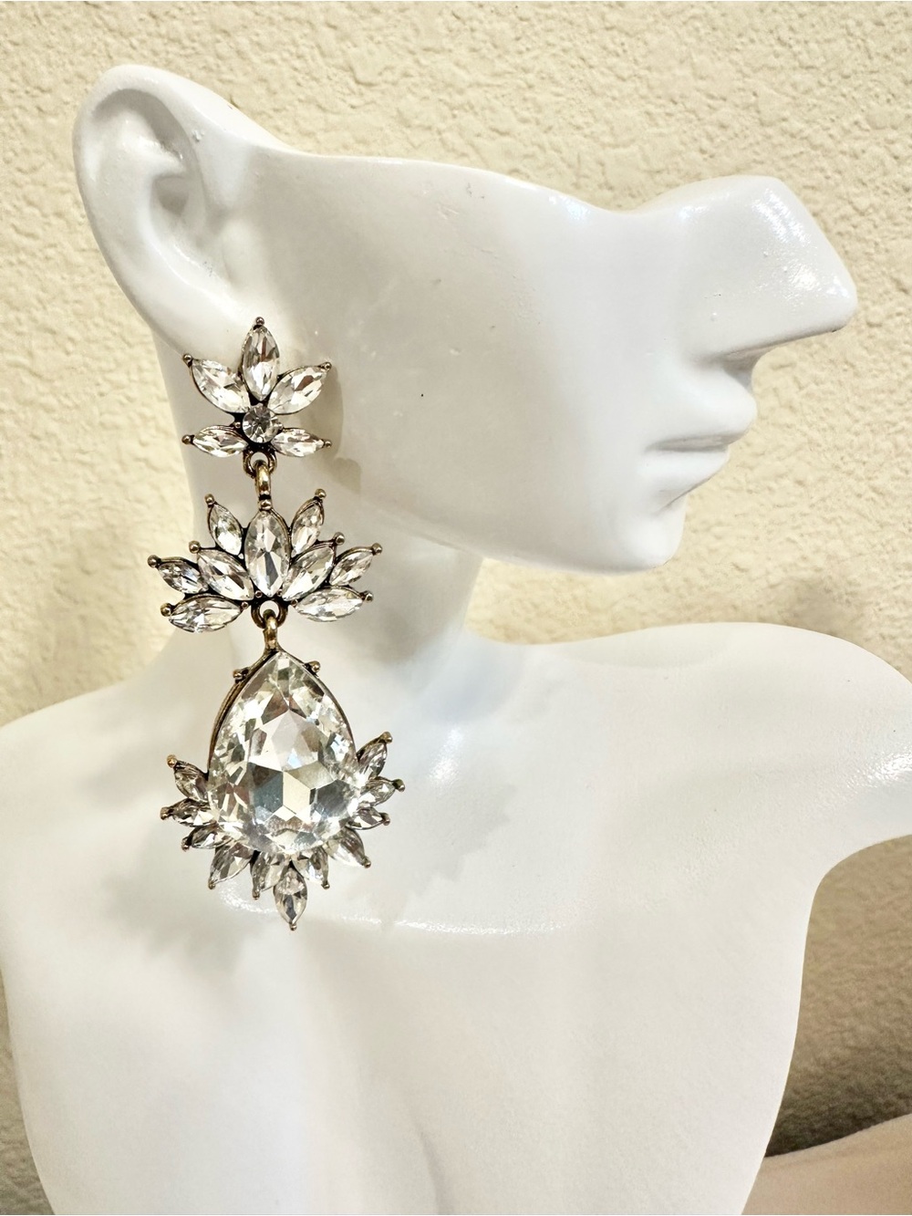 Elegant Crystal Teardrop Statement Earrings - Clear Crystal